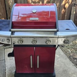 Kenmore GAS BBQ Grill & Propane tank. (Works Great)