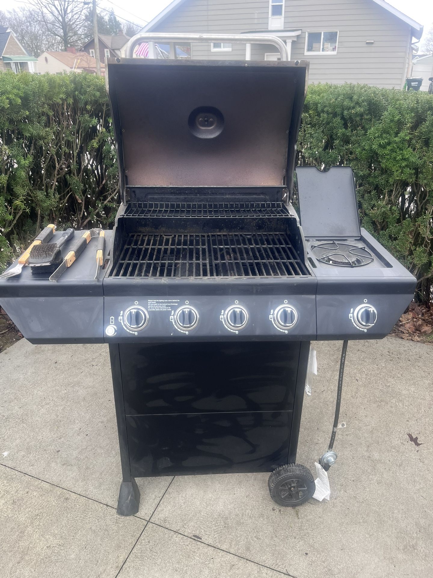 4 - Burner Grill  (With Side Burner)