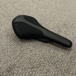Fizik R7 Bike Seat