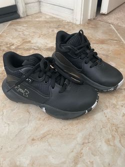 Under Armor LD7 Kids Basketball Shoes (Black)