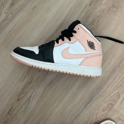 Jordan 1 Mid