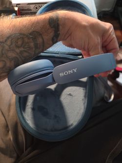 Sony wh-ch520 headphones/with case