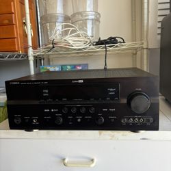 Stereo amplifier and surround system