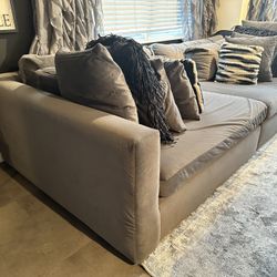 ✨ Custom Gray Suede Media Sofa + 2 Ottomans – Excellent Condition! ✨
