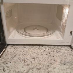 Microwave White & Black Small