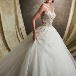 Wedding Dress Medium Size 6-8 White Used Once