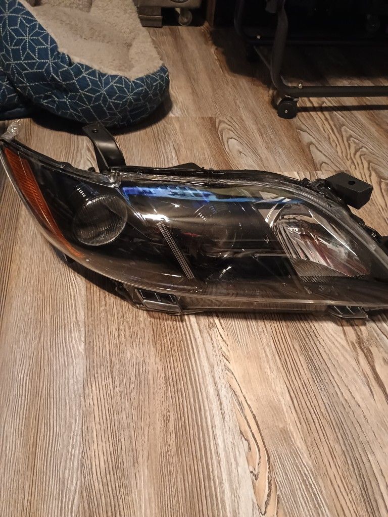 Or. Headlights Subaru Outback