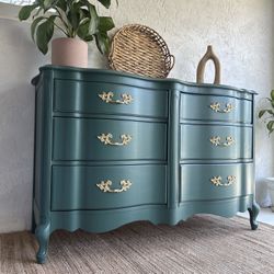 Refinished Solid Wood Dark Green Serpentine Six Drawer Dresser Sideboard Credenza