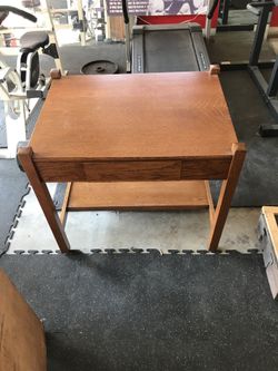 Nice sturdy wooden desk/table