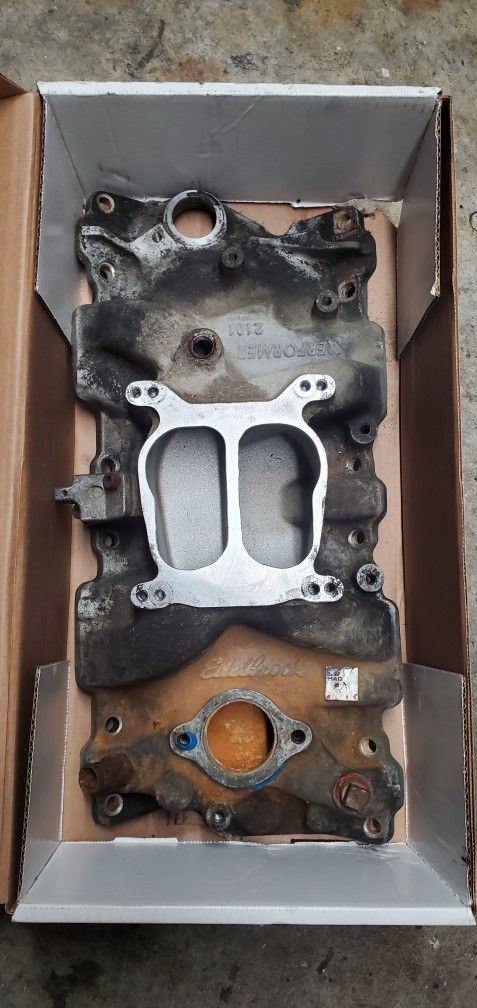 Chevy 350 Edelbrock Performer Manifold