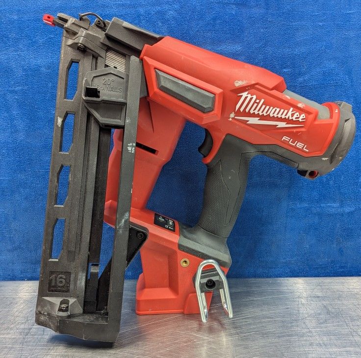 Milwaukee 2841-20 is an M18 FUEL 16-gauge Angled Finish Nailer