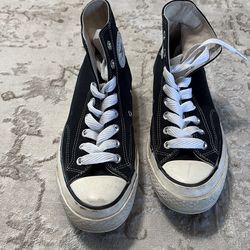 Tennis 👟 converse size 61/2 men 81/2 women  20  bucks