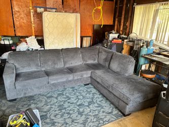 Gray Fabric Sectional Sofa with Chaise