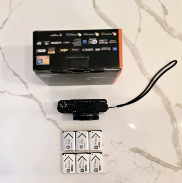 Sony RX100 IV with 6 Batteries