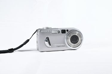 Sony cybershot dsc-p10 compact camera