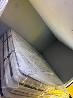 Set king sizes Mattress and box spring