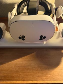 Meta Quest 3s 512GB VR Headset + Controllers + Charging Dock – Excellent Condition
