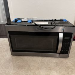 Whirlpool 1.7-cu ft Over-the-Range Microwave