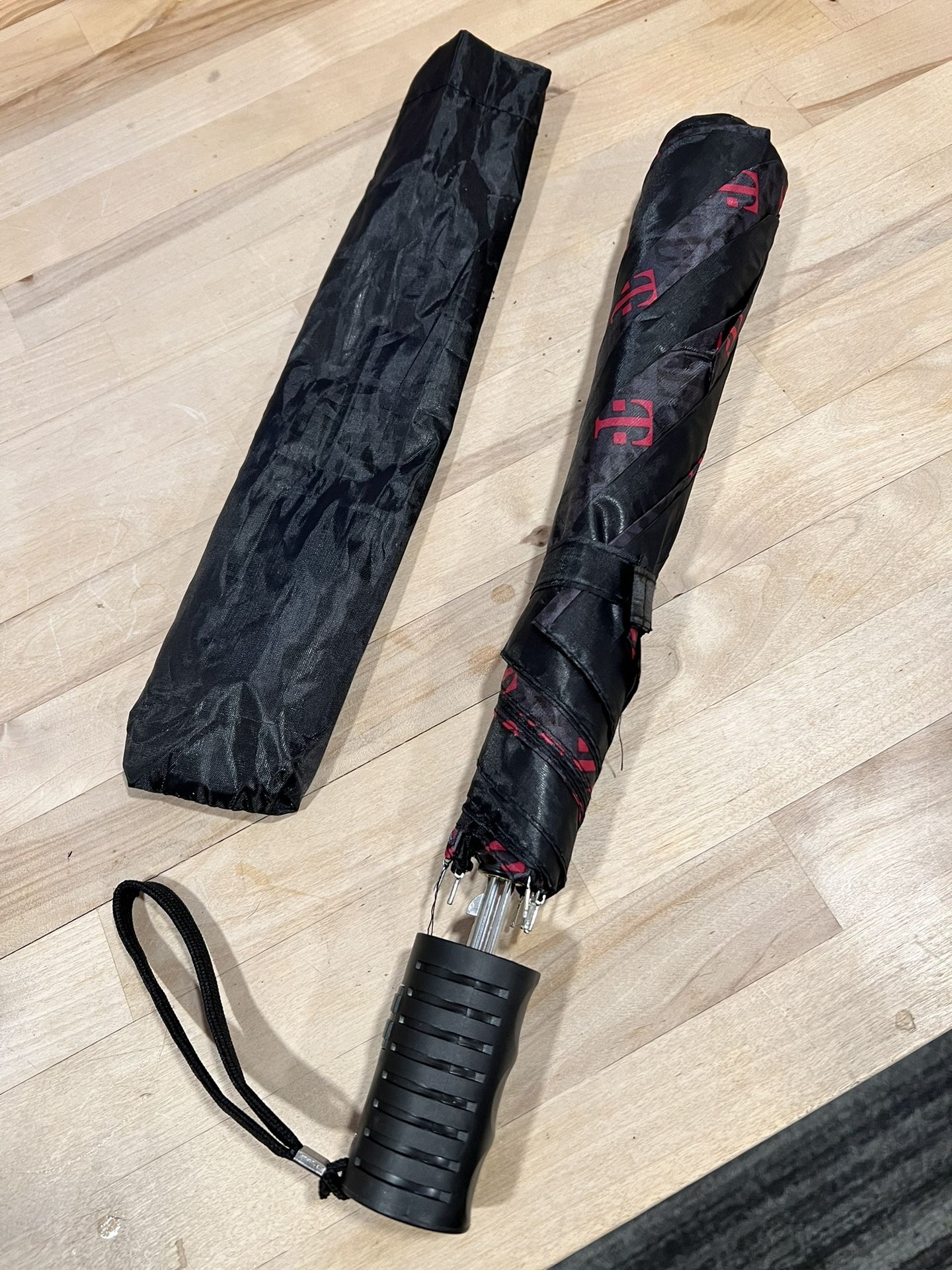 T-Mobile Umbrella With Case - Employee Gift BRAND NEW