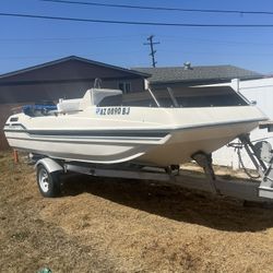 1982 Hurricane Deck Boat 