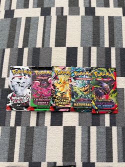 Pokémon 5 pack variety bundle