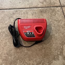 Milwaukee M12 Charger
