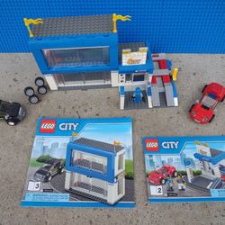 Lego City Car Dealership & Auto Mechanic Shop With Manuals 