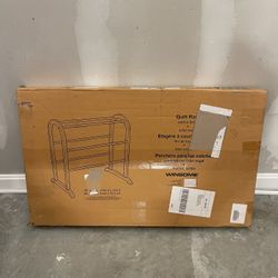 Quilt Rack (Walnut Finish) 