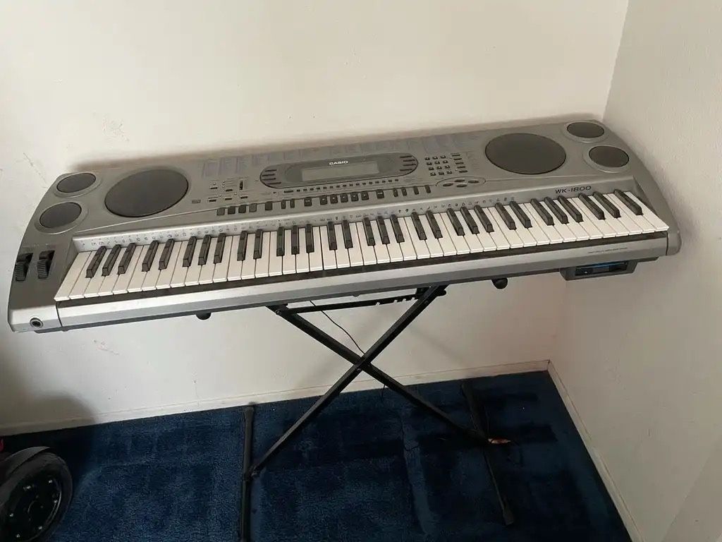 Casio Piano Digital Keyboard WK-1800 Is Real Great Condition