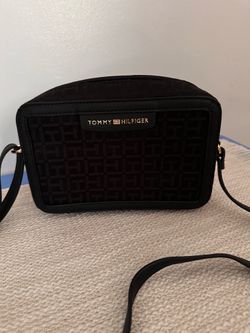Cartera de salir Tommy Hilfiger.