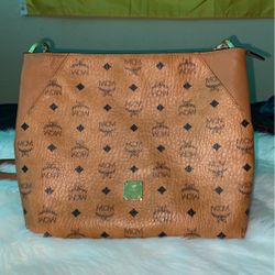 Aren Hobo in Visetos 