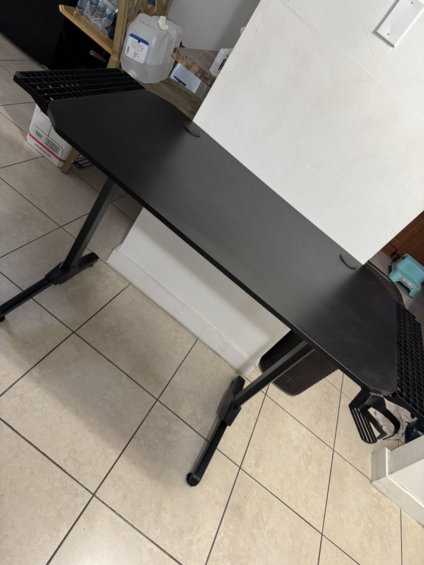 Lightly Used Vitesse Gaming Desk $50