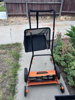Push lawnmower doesn’t cut twigs
