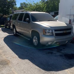 2013 Chev Suburban