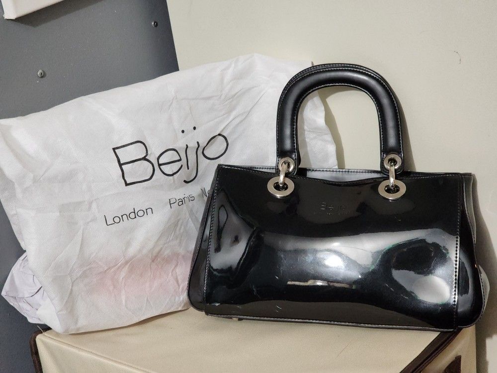 Beijo "On The Town" Satchel Handbag Black Shiny Patent