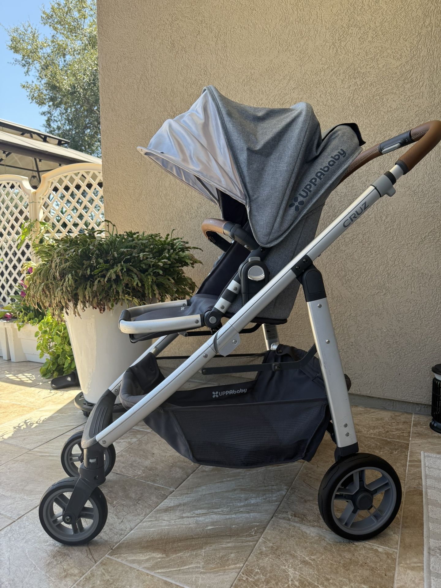 UPPAbaby Cruz Baby Stroller With New Back Wheels