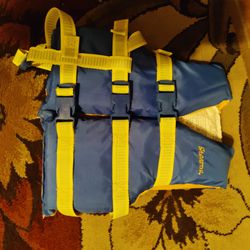 Life jackets sterns child 30 to 50 lb like new $15