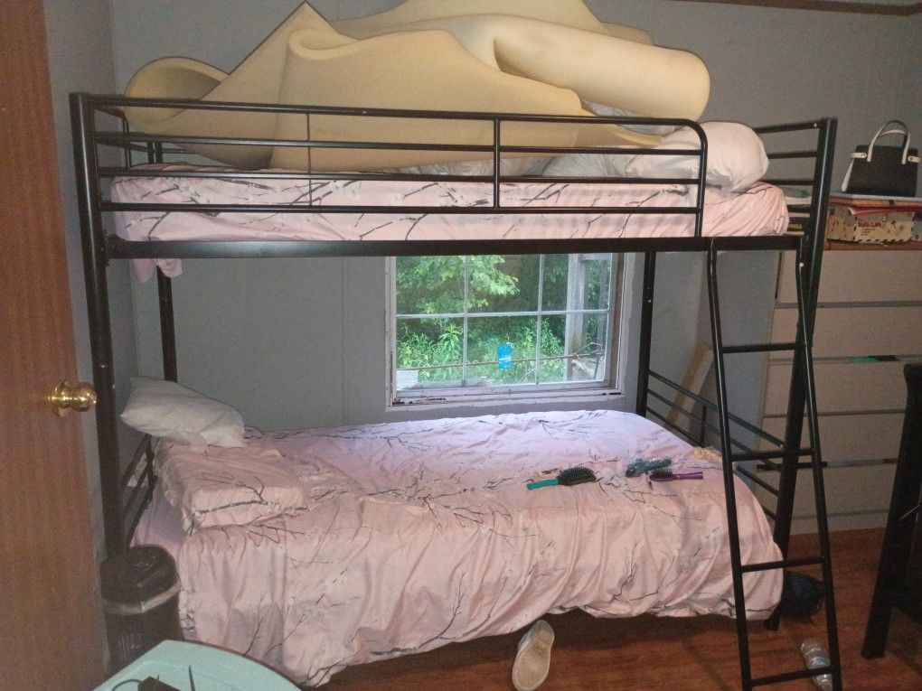 Bunk bed