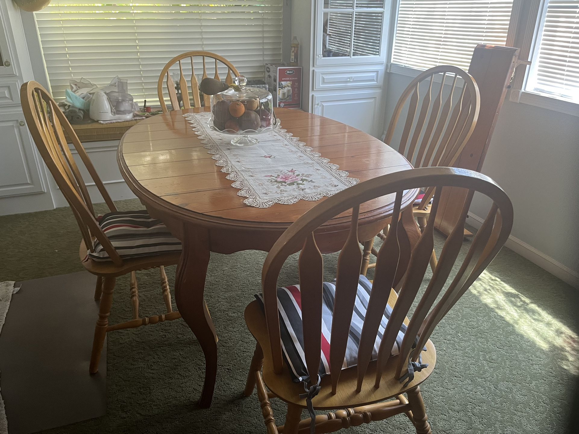 Wood Dining Table Whit 4 Chairs