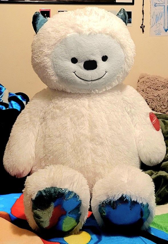 Giant White Yeti