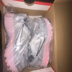 nike zoom vomero 5 pink size 7.5