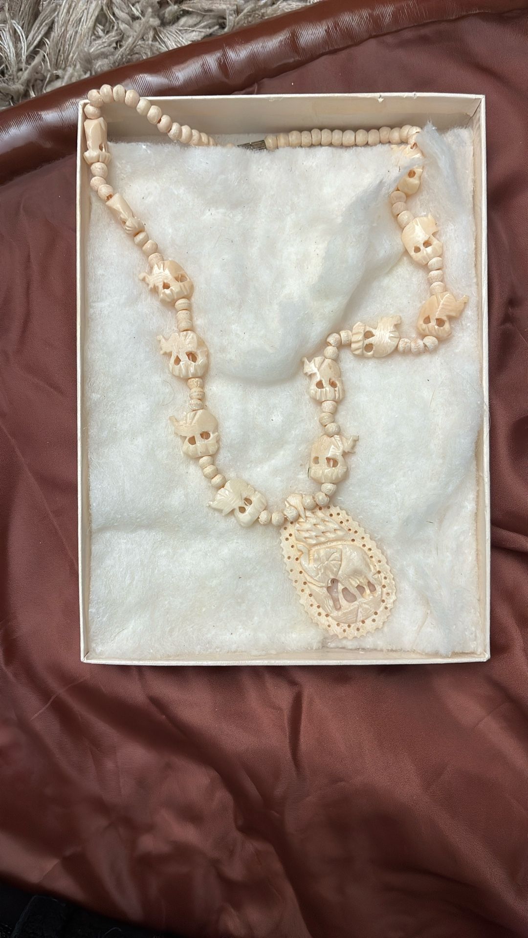 Vintage Carved Beaded Elephants Necklace Excellent Condition