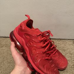 Triple Red Vapor Max’s