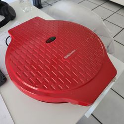 Betty Crocker 12-Inch Pizza Maker