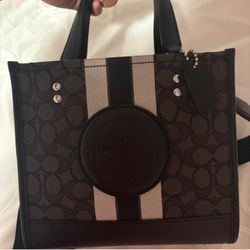 Coach Dempsey Tote 22 