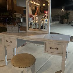 Vintage vanity