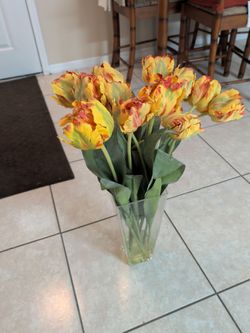 Artificial flowers with clear vase
