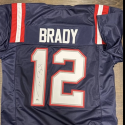 Tom Brady autographed pats jersey with COA
