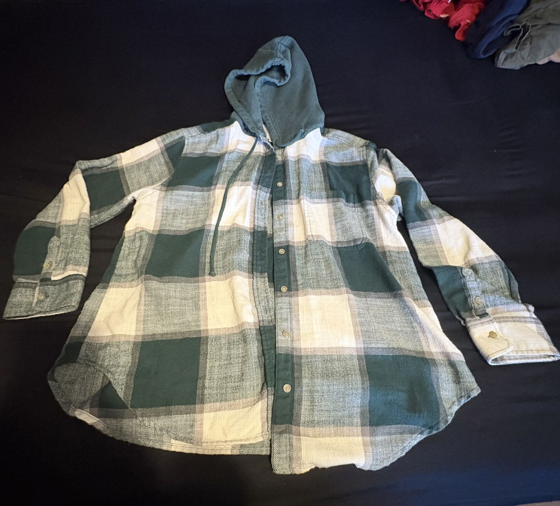 American Eagle Plaid Button Down Hoodie. Size: L