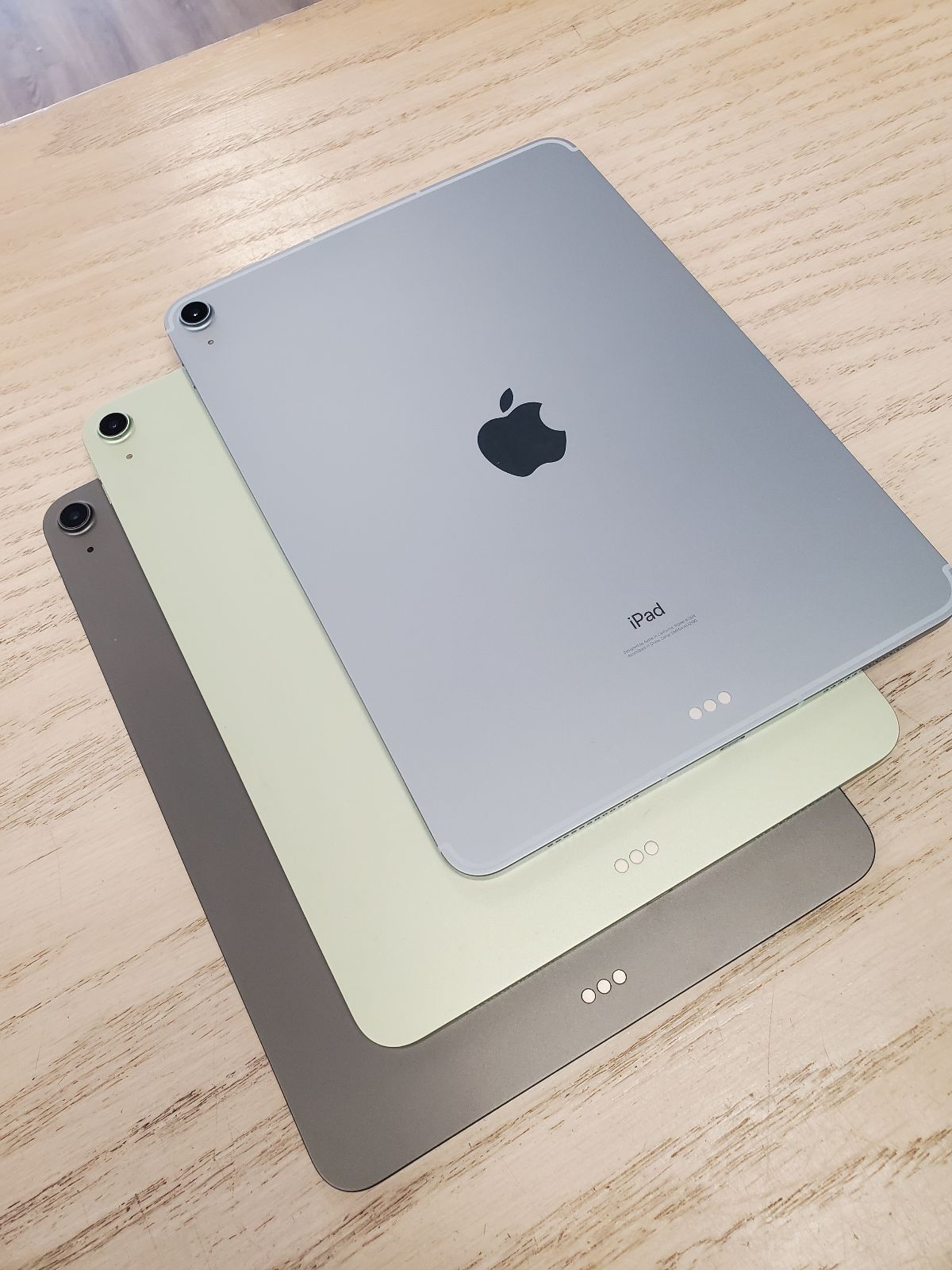 π± Apple iPad Air 4 10.9 inchTablet β Starting at $249 or Only $1 to Take It Home Today! Save Up to $400 with 6 months Warranty π₯